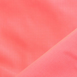 चीन नीचे पहनने के कपड़ा के लिए लाल नायलॉन तफ़ता कपड़े 350t यार्न गिनती सादे रंग का पैटर्न आपूर्तिकर्ता