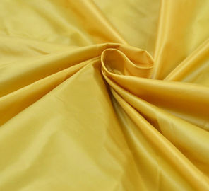 चीन परिधान गोल्ड तफ़ता कपड़े, 100% पॉलिएस्टर पु / पीए लेपित पॉलिएस्टर तफ़ता आपूर्तिकर्ता